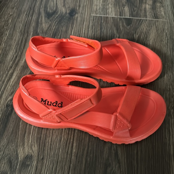 Sandals - Picture 3 of 4